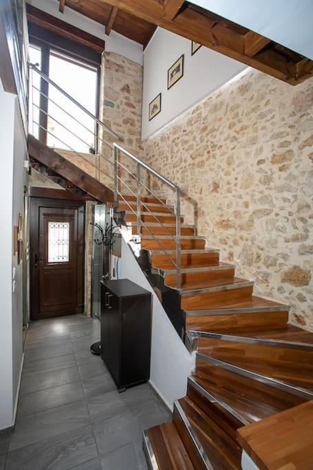 Apartment Malama's Maisonette At The Historic Center