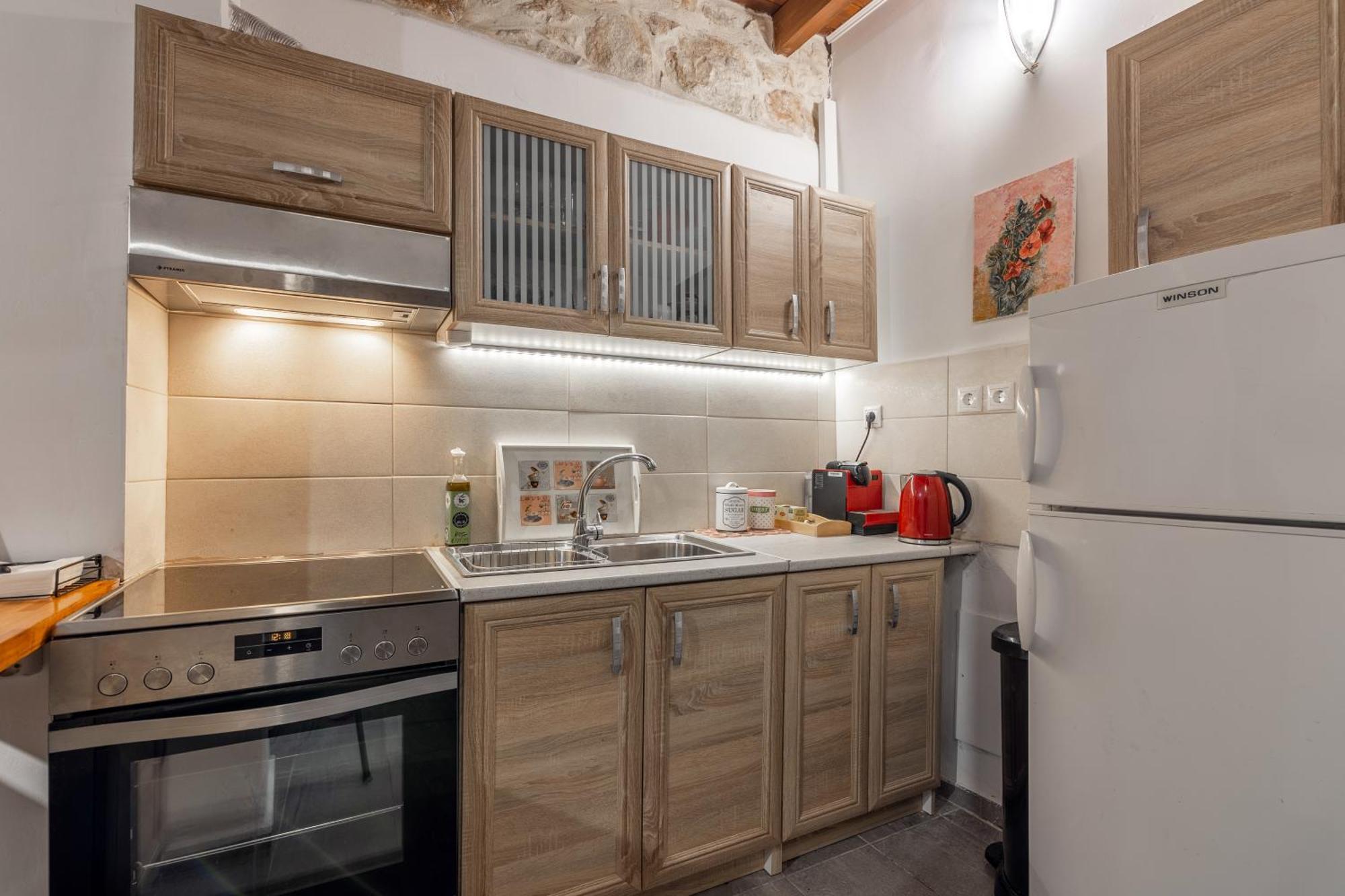 Malama's Maisonette At The Historic Center Apartment
