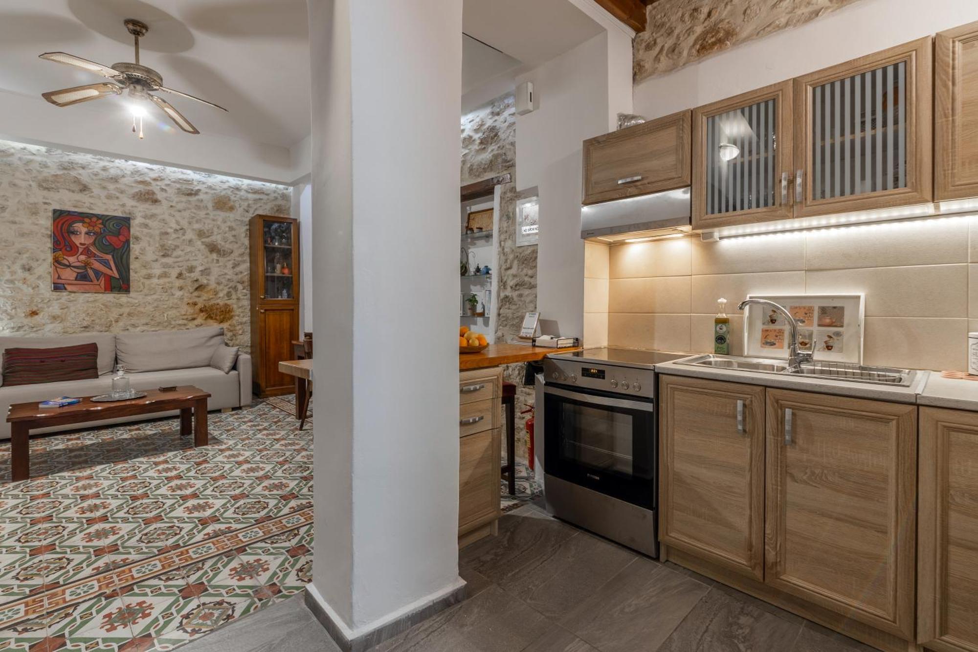 Malama's Maisonette At The Historic Center *